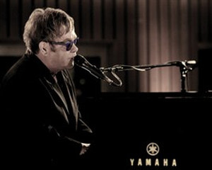 Sir Elton John来日決定！〜洋楽ニュース