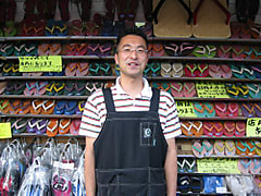 薫堂氏25mを泳ぐ！