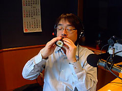 いま恵方巻き、食べてるとこなのに・・・きょうは節分