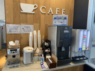 ここはカフェ、、？いや！神奈川スバル荏田西店だ！！by蓮華山下