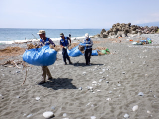 神奈川県の海岸をきれいにしてくれている「かながわ海岸美化財団」職員の柱本健司さん③