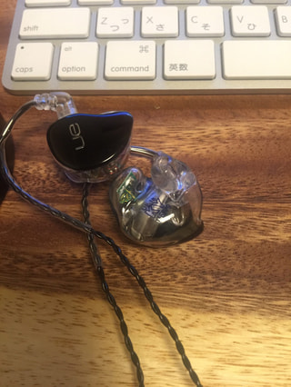 イヤホン