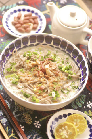 「豆乳ピーナッツ蕎麦」