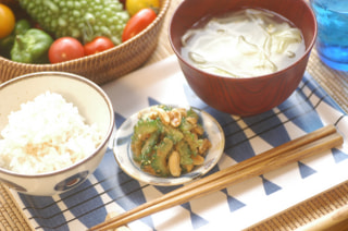 「落花生とゴーヤの甘味噌和え」