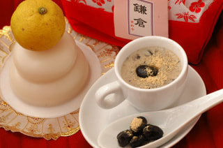 「黒豆のお餅ミルクスープ　きなこがけ」