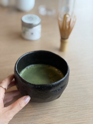 ソーラーパネルの下で育てられたSDGs抹茶?!　静岡のオーガニック抹茶をご紹介♪