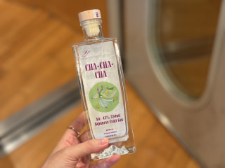 バタバタ茶を浸して蒸留？！富山のクラフトジン〈CHA-CHA-CHA〉をご紹介♪
