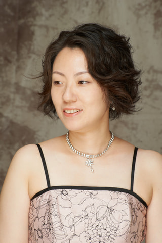 伊集院紀子さんのピアノ・グラニテ 