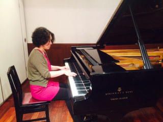 ピアニスト伊集院紀子さんによるピアノ・グラニテ