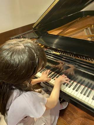 尾城杏奈さんによる昨年のライブ演奏より