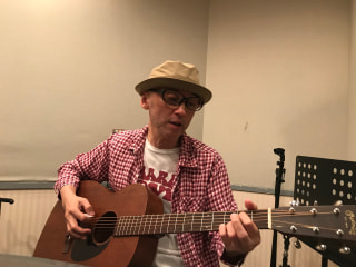 斎藤誠さんが生演奏を披露！