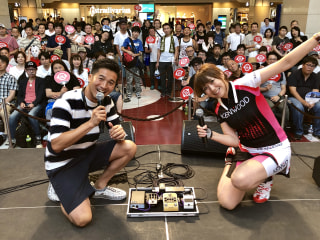 【美女とサトル】鈴木まひるさんがウェアラブルワイヤレススピーカーや彩速ナビを紹介！