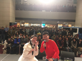 島谷ひとみさんが登場！