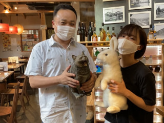 【ガード下グルメ】〈酒と板そば ともしび〉は立地を生かした空間で絶品料理がいただけるお店です！