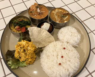 素敵なご夫婦が営むお味噌を使ったスパイスカレーとクラフトビールが楽しめるお店🍛🍺【Hi, spice BASE】