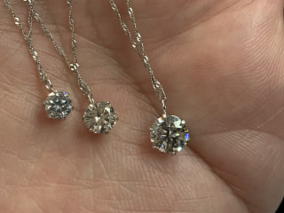 1カラットにわずかに届かない0.9カラットのダイヤだからこそのお買い得！