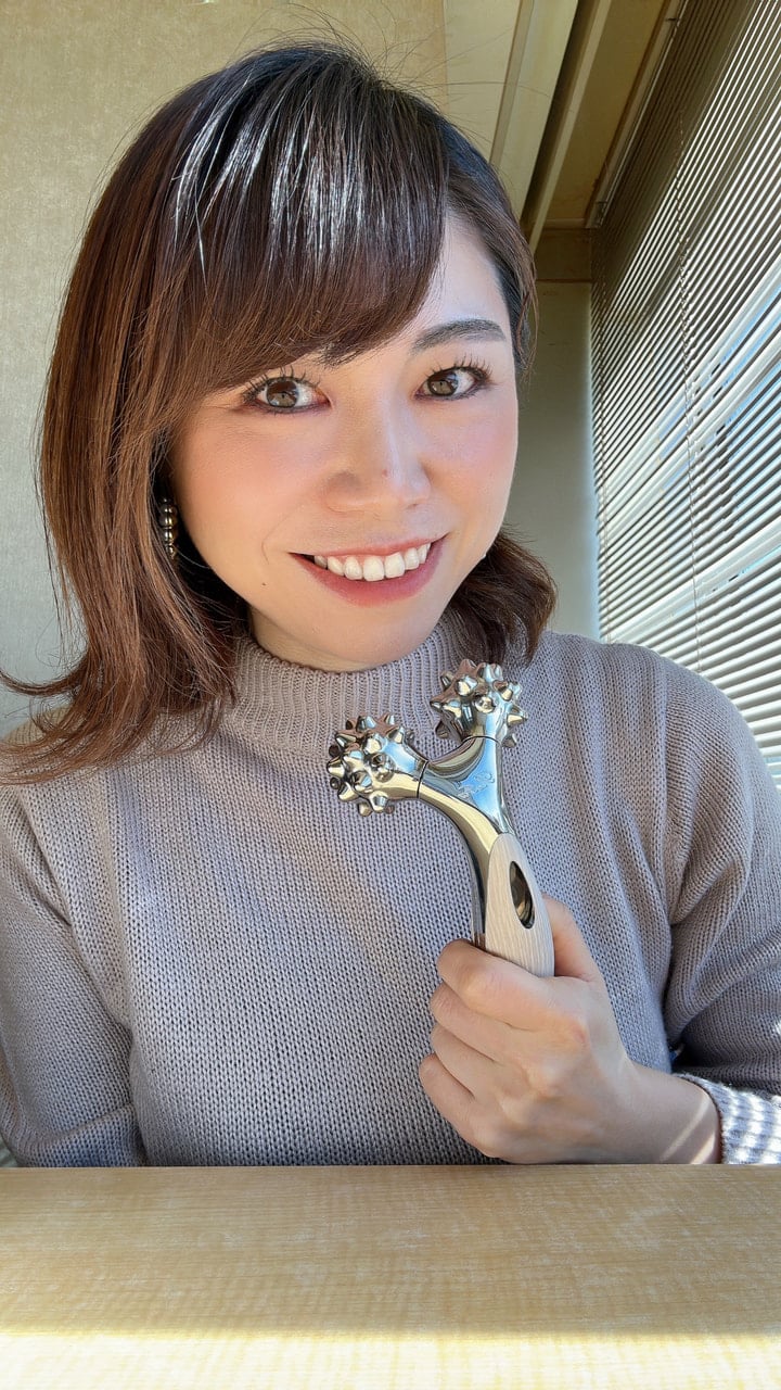 あのリファから画期的な顔専用美容ローラー！！今なら超お買い得