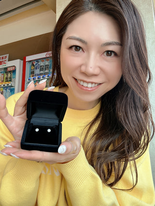 春のイベントにぴったりのダイヤピアスをSP価格で！！