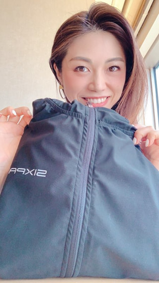 あのシックスパッドから驚きのサウナスーツが！！！