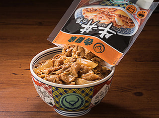 温めるだけであの吉野家の牛丼が食べられます！！