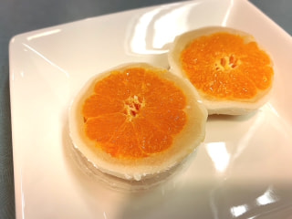 ジューシーで濃厚な甘みの小玉みかんが丸々入った絶品みかん大福！