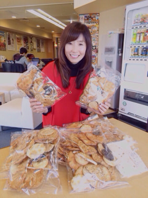 大人気のこわれせんべいです！