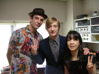 今夜はTroye Sivan、Jamie T新作、名盤はBlondie「恋の平行線」、Kula Shaker新録音、Olivia Rodrigo、U2、Take That新曲盛りだくさん。プレゼントはビートルズのTシャツ！