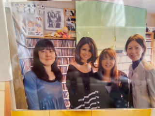 今夜はSelena Gomez特集！プレゼントもあります！そして昔のインタビューもオンエアー。Halseyの新作＆名盤はAztec Camera