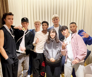 今夜は期待の新人December10の来日インタビュー&サインフォトプレゼント。U2、MONSTAXの新作紹介、Billy Idol特集！