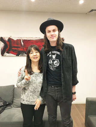 今夜はJames Bayの独占インタビュー