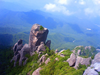 201207280949000