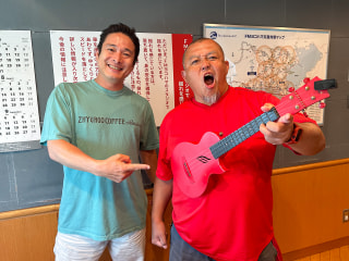 歌手／音楽プロデューサーのハンサム判治さん初登場！