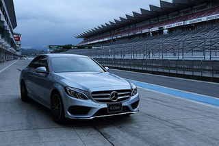 【メルセデス・ベンツCクラス】C250はサーキットで試乗。安心感の高いハンドリングを実感（レポート:番組スタッフP）