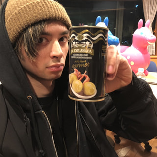 世界の缶詰 アンチョビ入りオリーブ